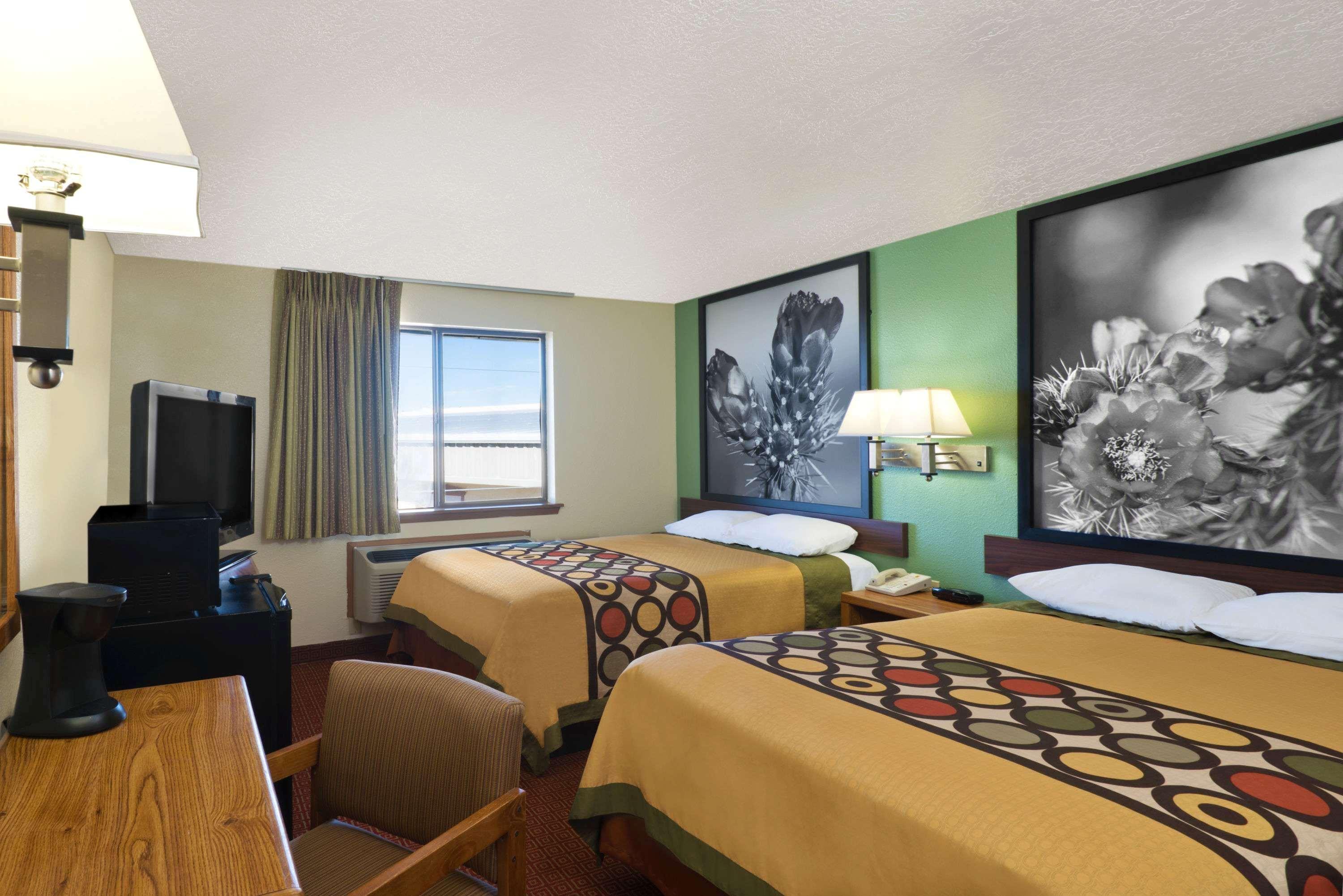 Super 8 By Wyndham Alamogordo - White Sands מראה חיצוני תמונה