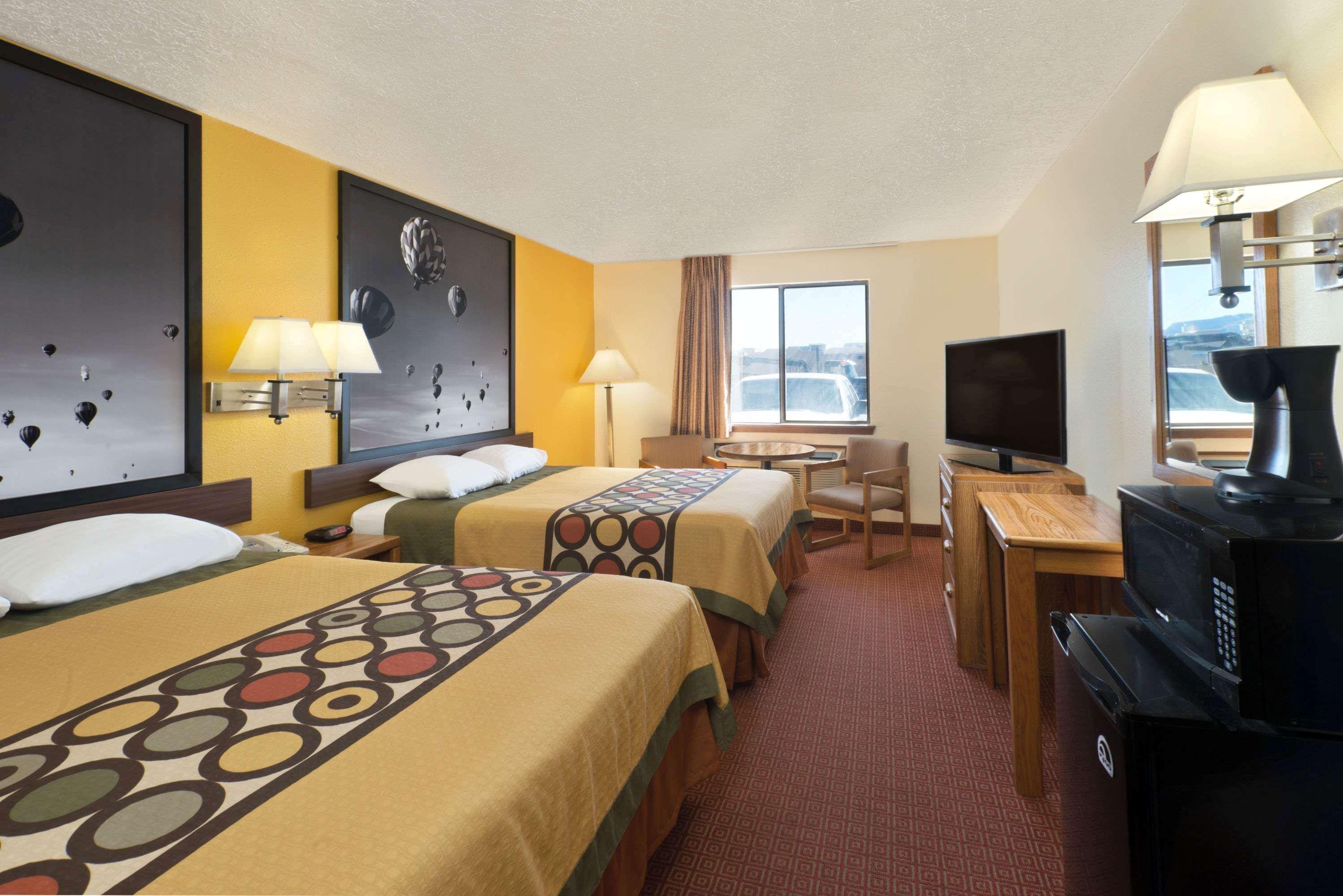 Super 8 By Wyndham Alamogordo - White Sands מראה חיצוני תמונה