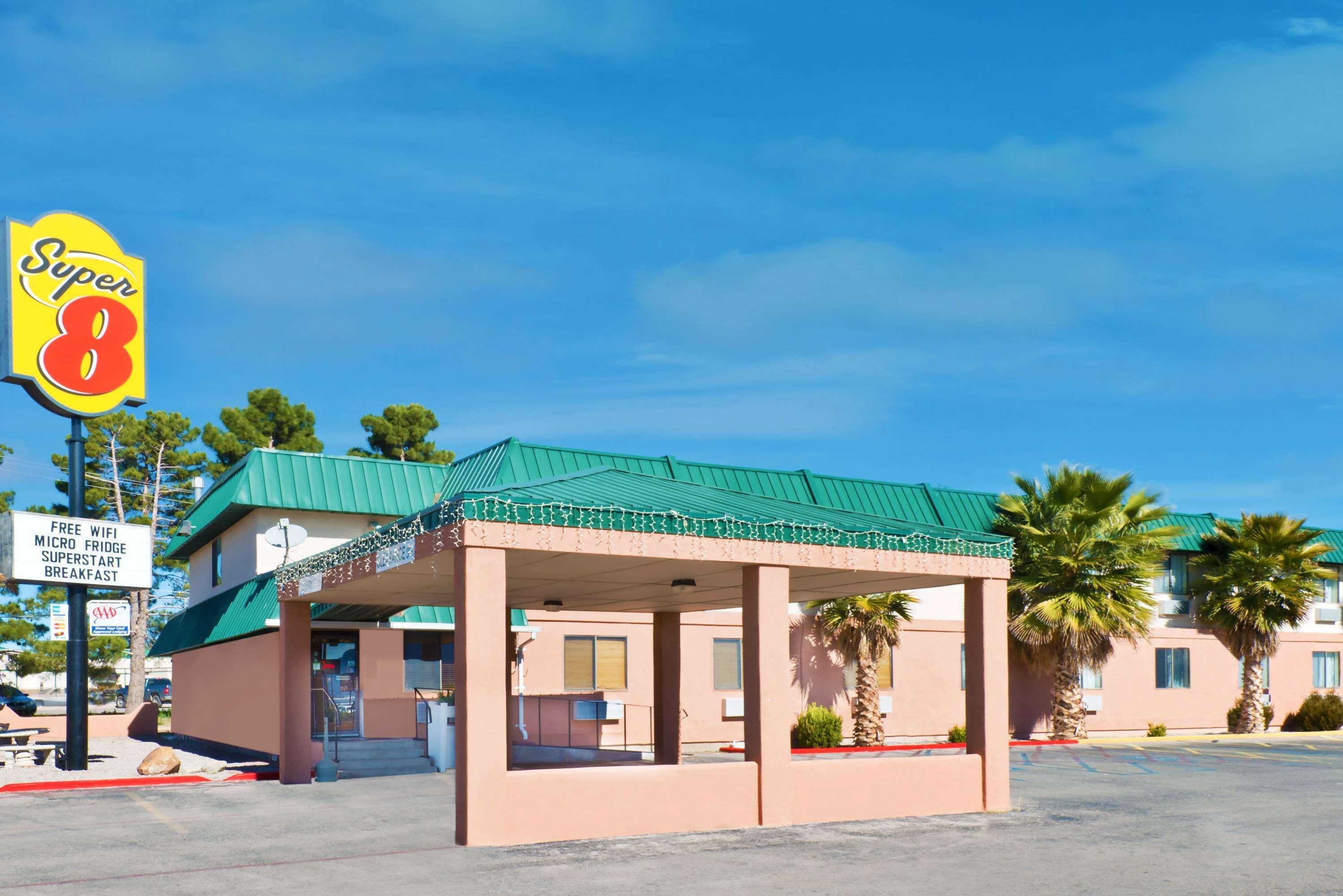 Super 8 By Wyndham Alamogordo - White Sands מראה חיצוני תמונה