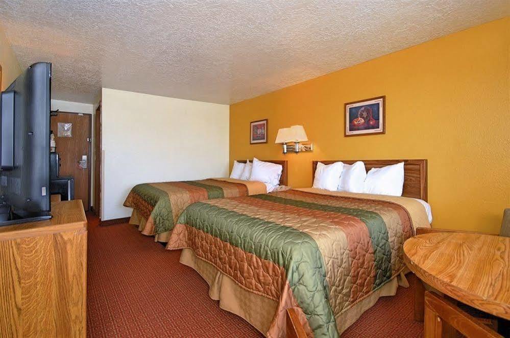 Super 8 By Wyndham Alamogordo - White Sands מראה חיצוני תמונה