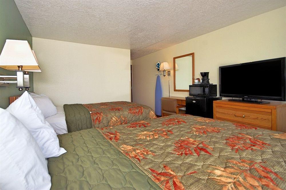 Super 8 By Wyndham Alamogordo - White Sands מראה חיצוני תמונה